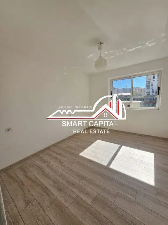 Edificio, appartamento 1+1 in vendita a Valona