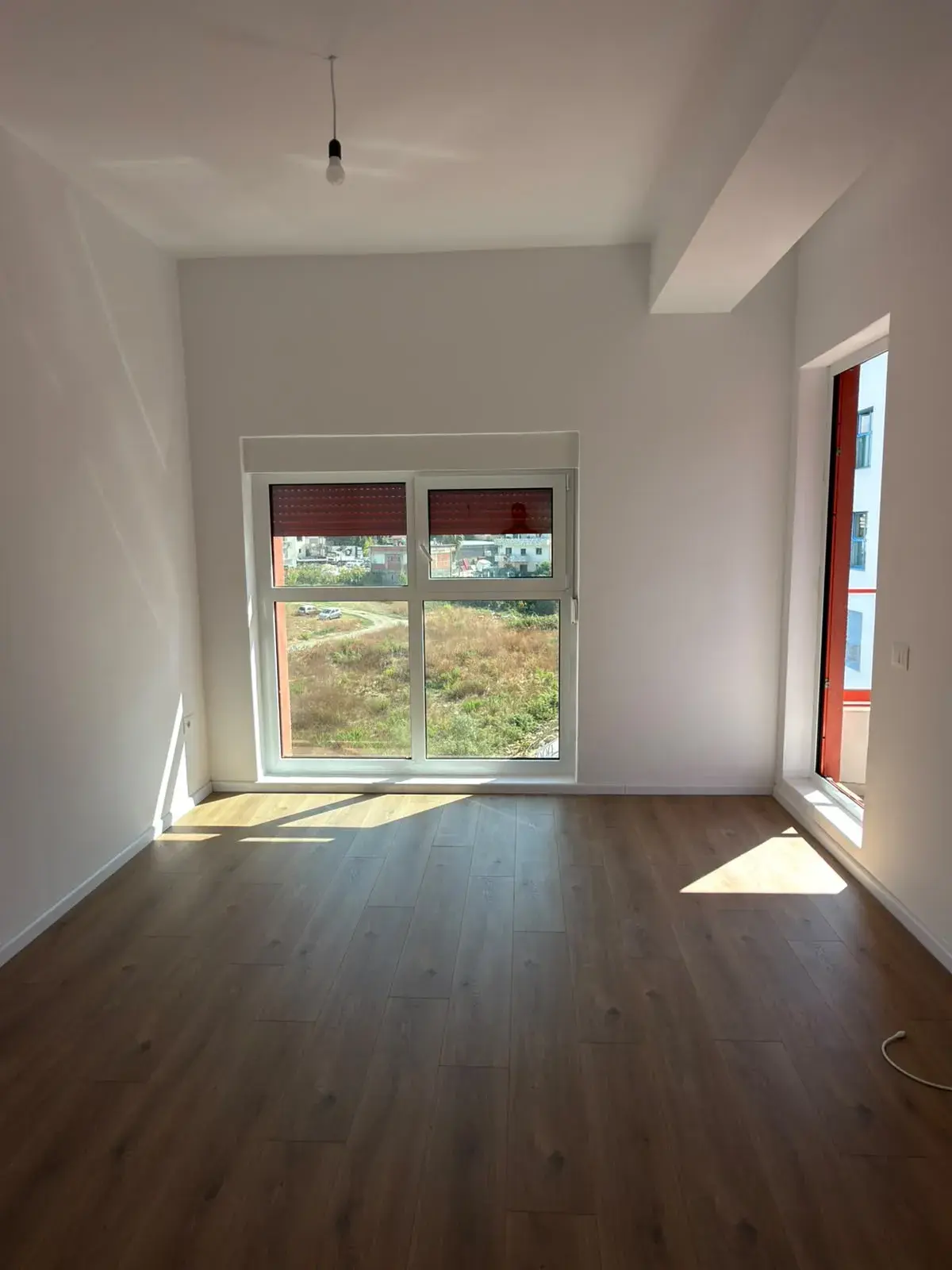 Salon, appartement 1+1 à vendre à Ali Demi, Tirana