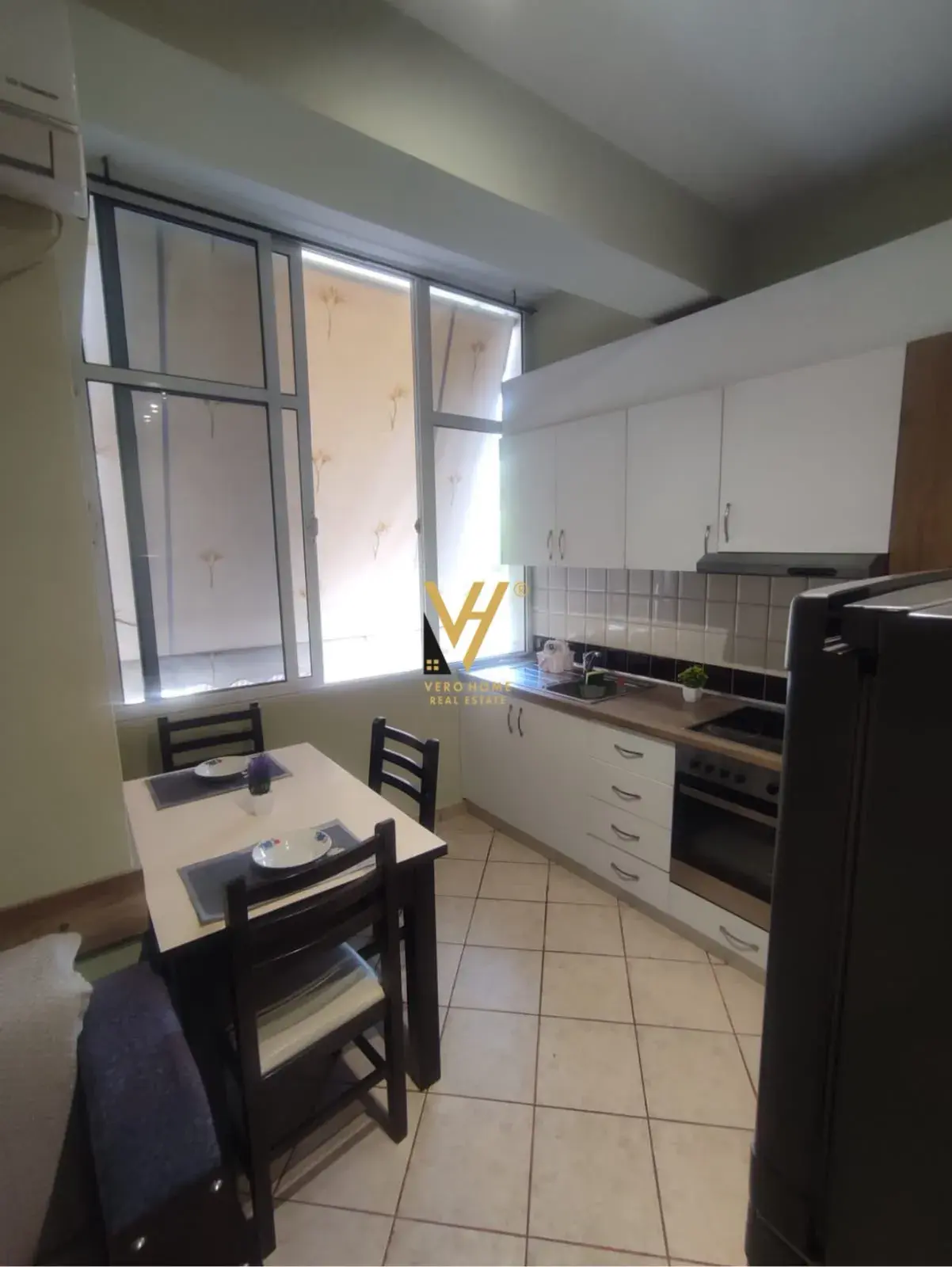 Dhoma e gjumit, apartament 1+1 në shitje në Lungomare, Vlorë