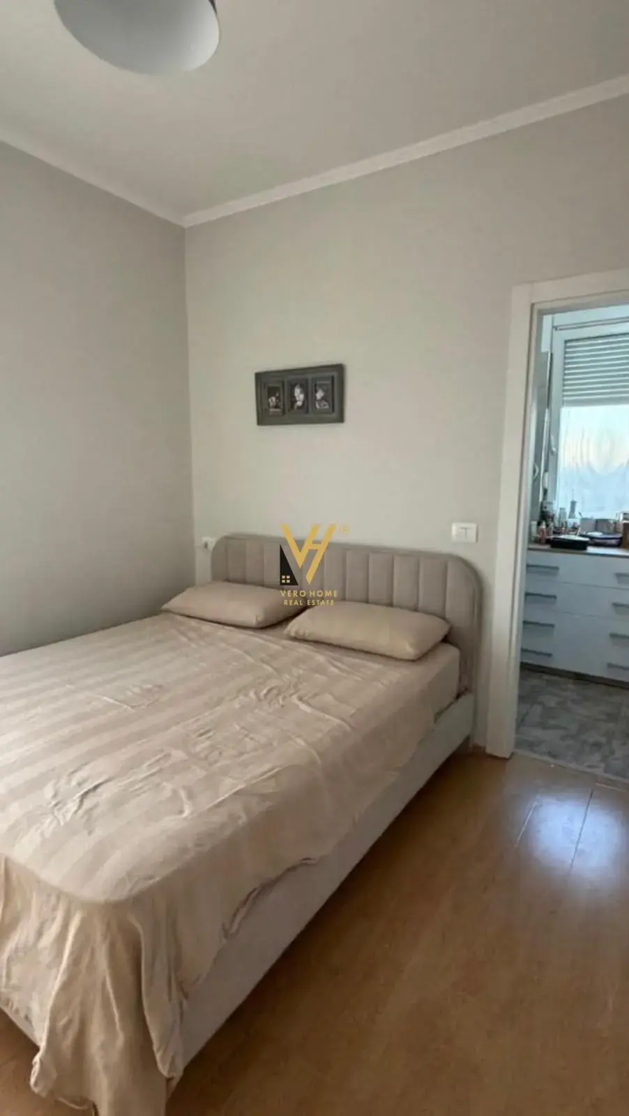 Balcon, appartement 2+2+2 à louer à 21 Dhjetori, Tirana