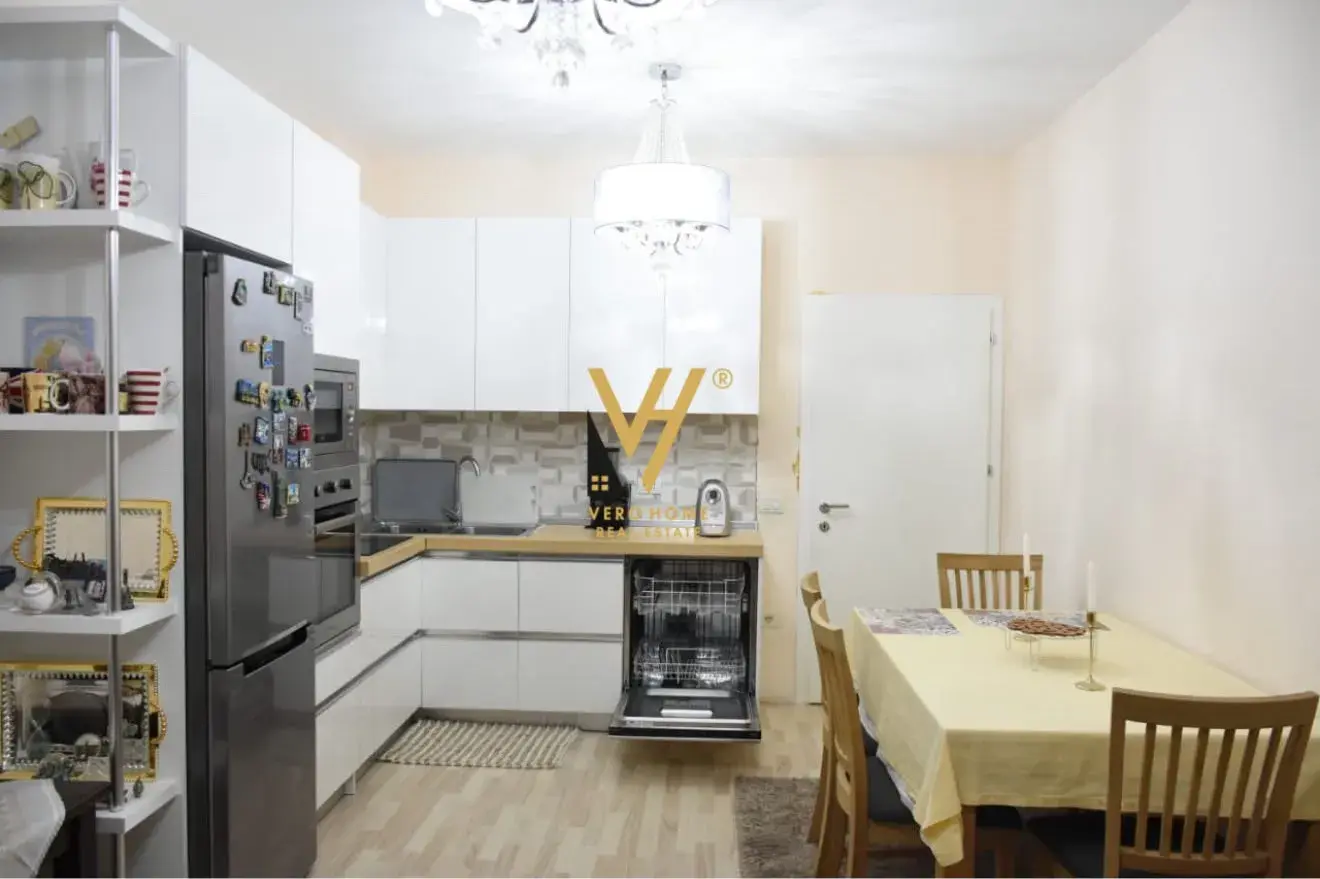Cucina, appartamento 1+1 in affitto ad Astir, Tirana