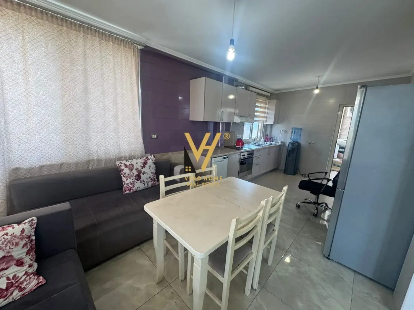 Balkon, Wohnung 4+2+2 zu verkaufen in Kopshti Botanik, Tirana