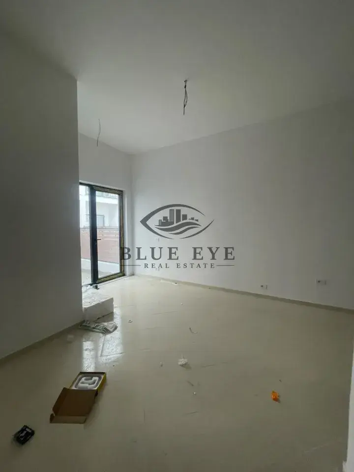 Σαλόνι, γκαρσονιέρα προς πώληση στο Δυρράχιο