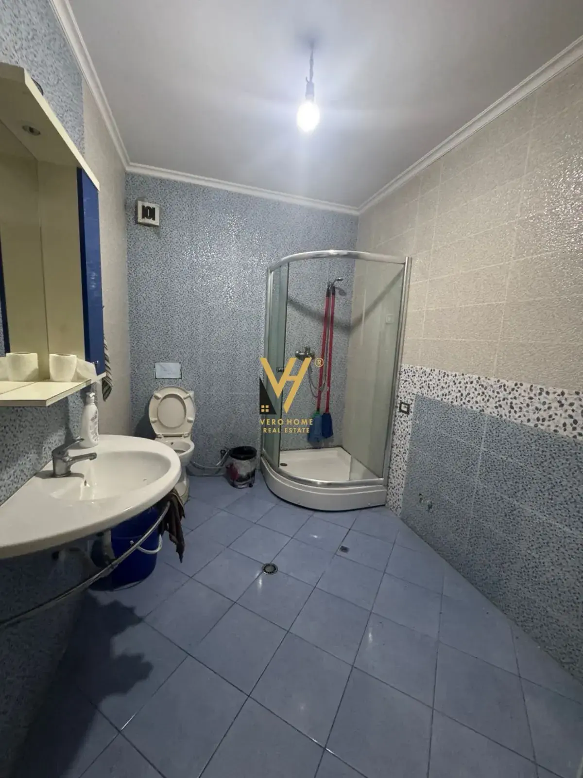 Gebäude, Wohnung 4+2+2 zu verkaufen in Kopshti Botanik, Tirana