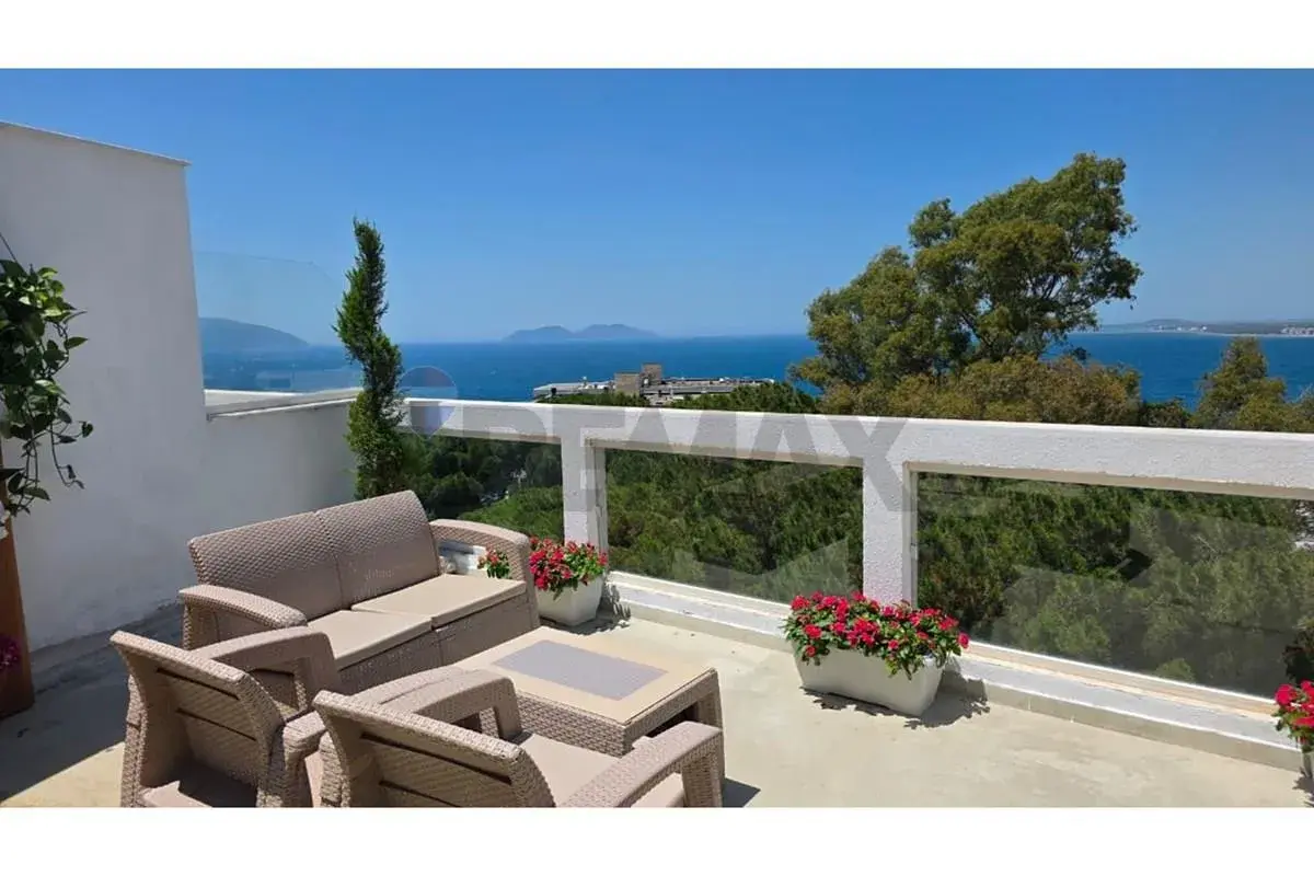Intérieur, penthouse 2+1 à vendre à Uji i Ftohtë, Vlora