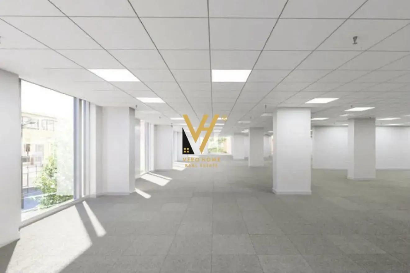 Esterno, ufficio 900 m² in vendita a Golem