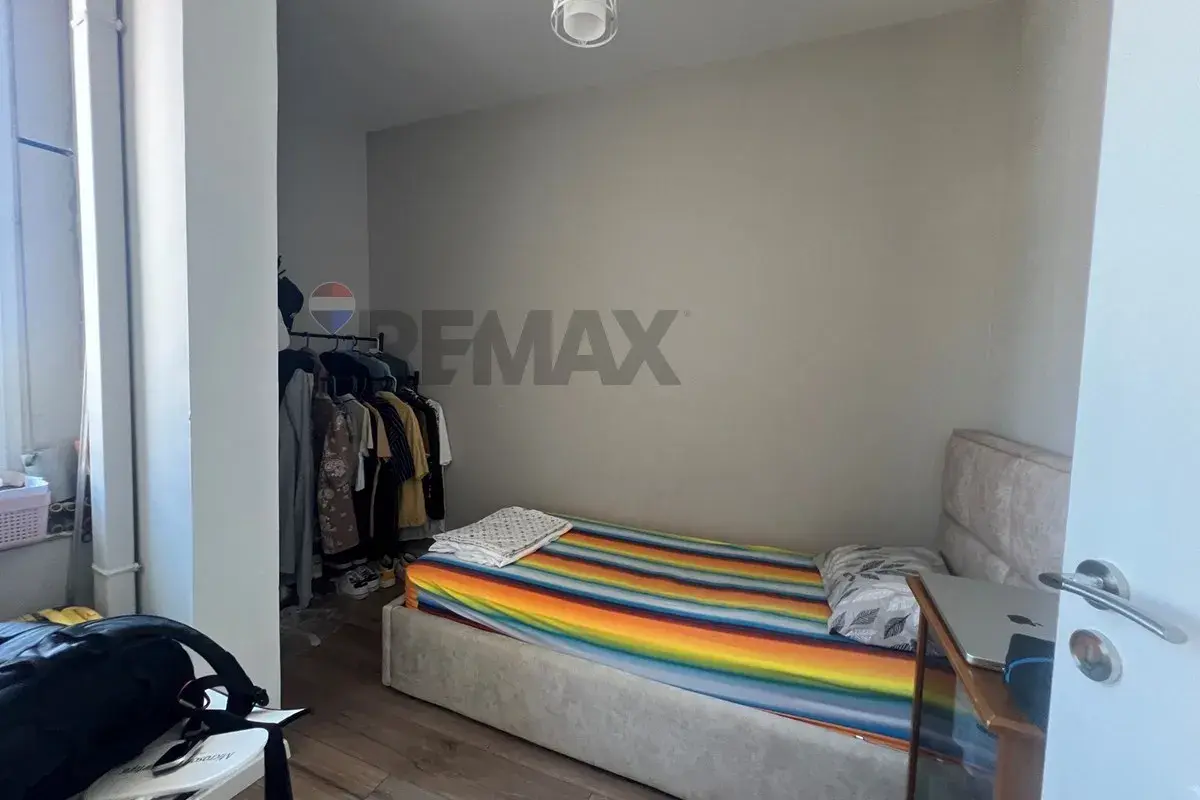 Dhoma e gjumit, apartament 2+1 në shitje në Vlorë