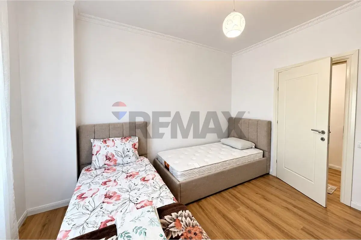Dhoma e gjumit, apartament 2+1 me qira në 21 Dhjetori, Tiranë