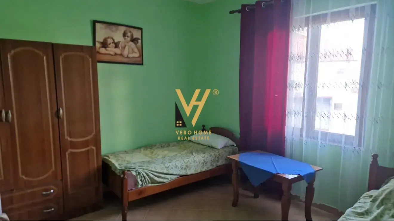 Gebäude, Wohnung 3+1 zu vermieten in Tirana