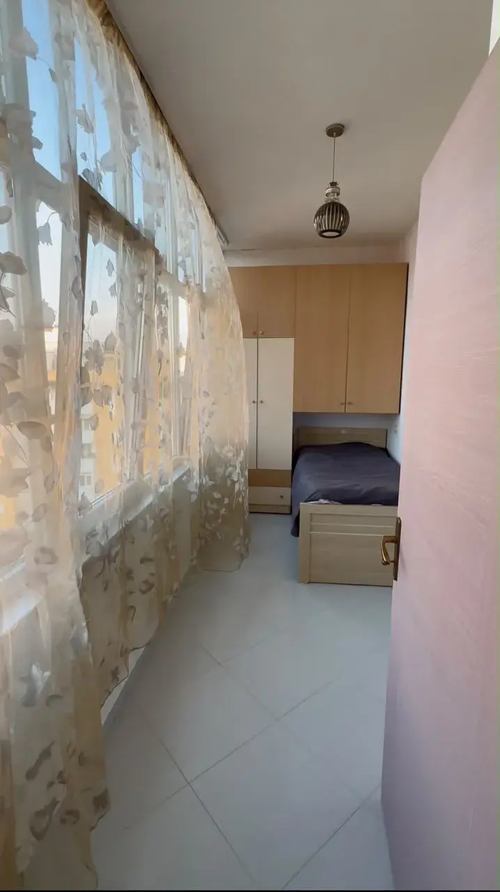 Dhoma e gjumit, apartament 2+1 me qira në Tiranë