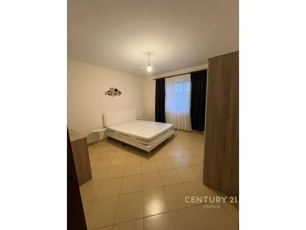 Camera da letto, appartamento 1+1 in affitto a Sauk, Tirana