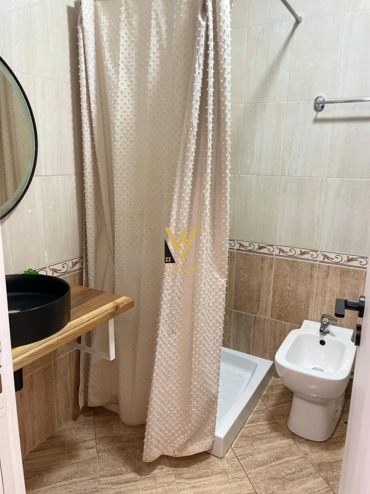 Ndërtesa, apartament 1+1 në shitje në Tiranë