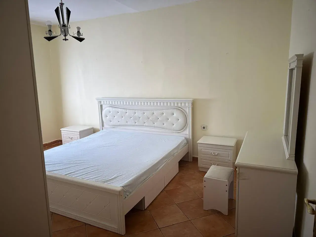 Schlafzimmer, Wohnung 1+1 zu vermieten in Laprakë, Tirana