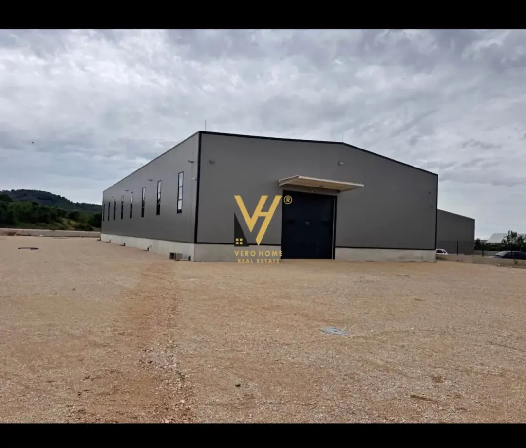 Pamje e jashtme, magazinë 4 900 m² me qira në Tiranë