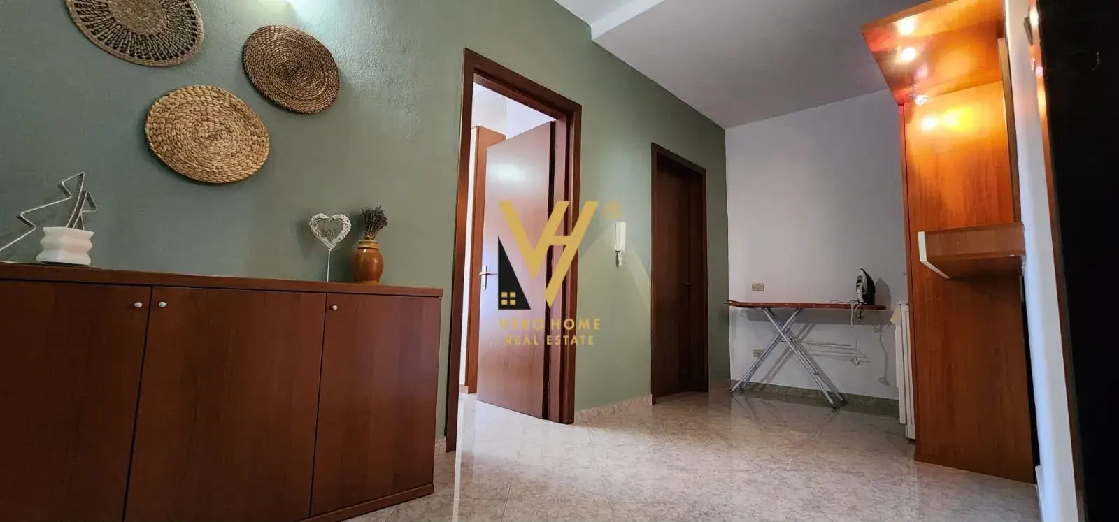 Banjo, apartament 1+1 me qira në Pazari i Ri, Tiranë