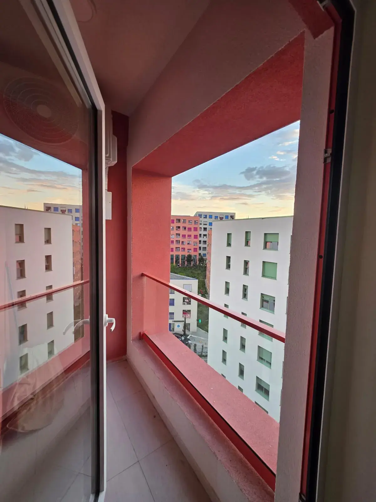 Ballkoni, apartament 2+1 në shitje në Ali Demi, Tiranë
