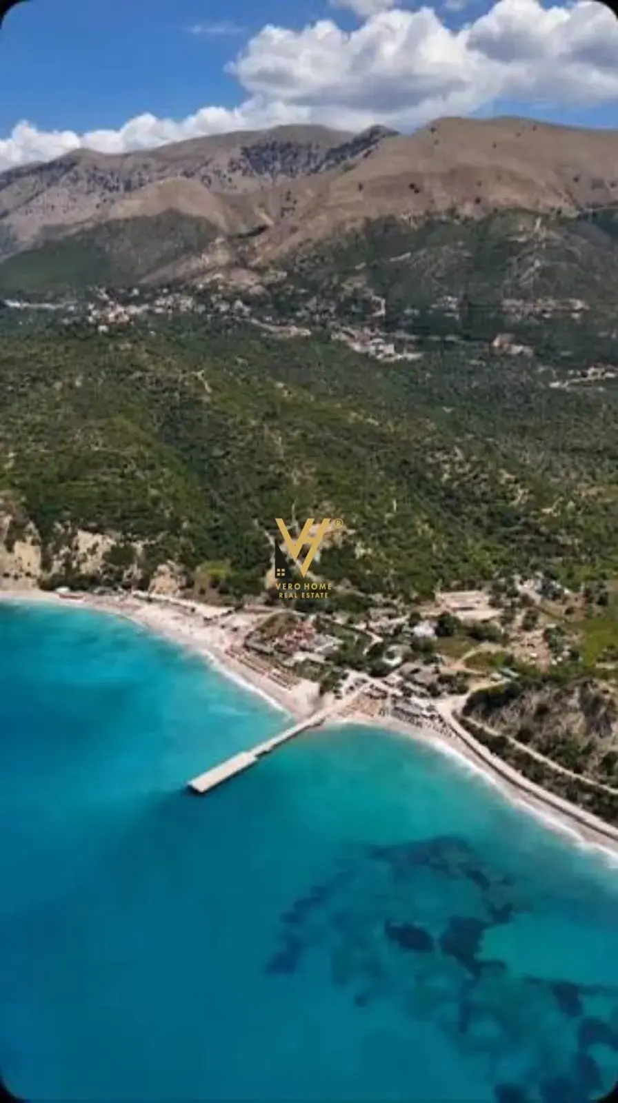 Parcela, tokë tjetër 2,300 m² në shitje në Vlorë