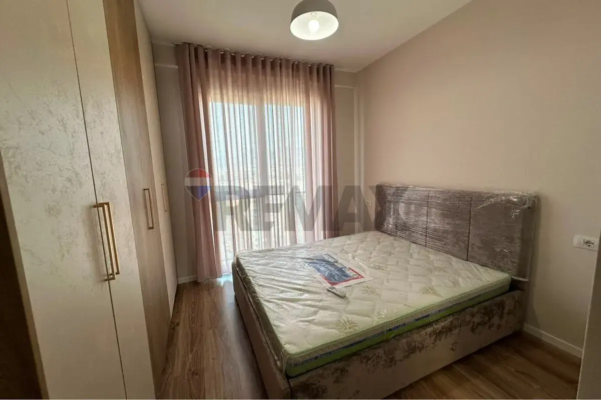 Wohnzimmer, Wohnung 2+1+2 zu vermieten in Laprakë, Tirana