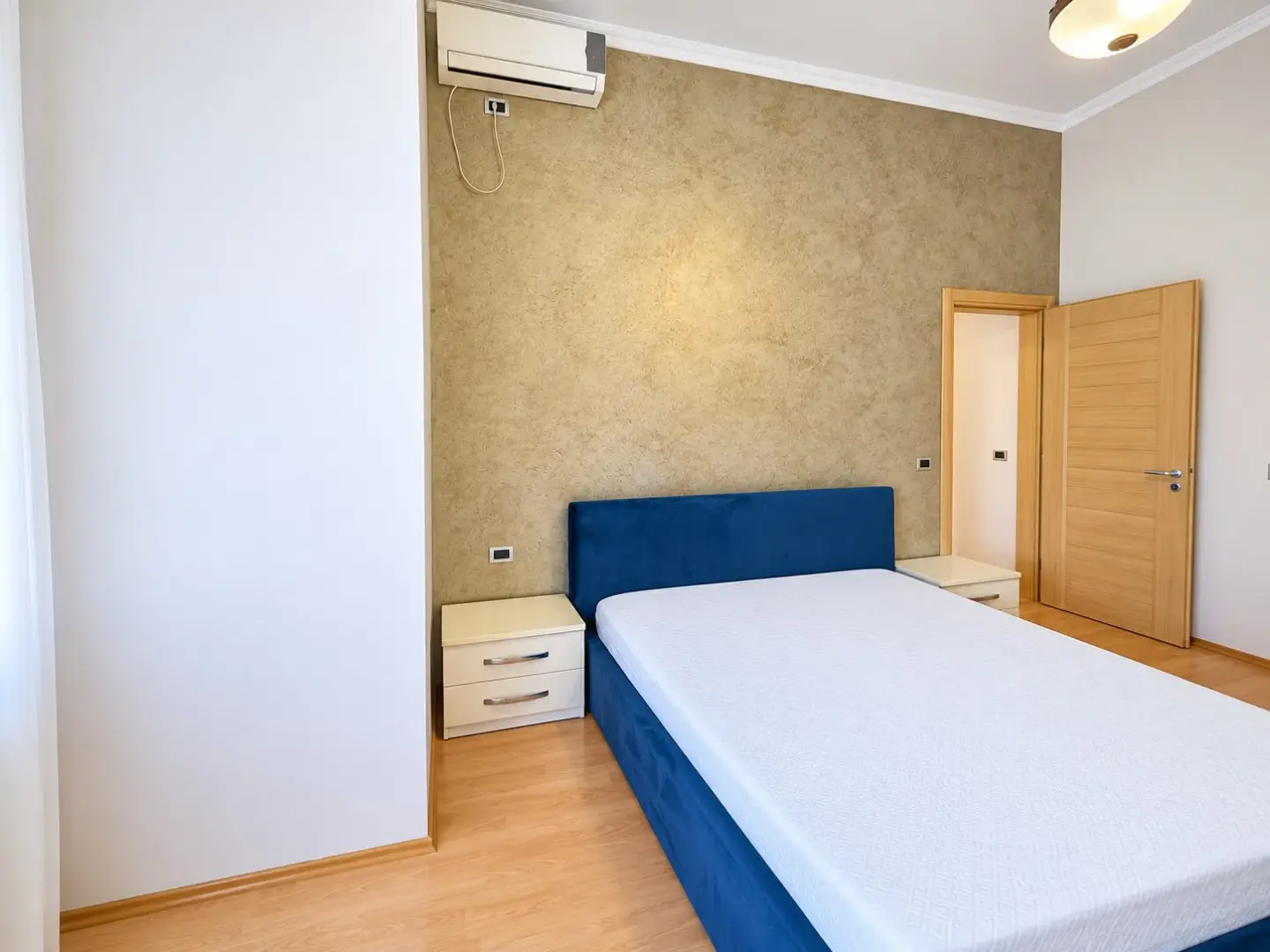 Banjo, apartament 2+1 me qira në Pazari i Ri, Tiranë