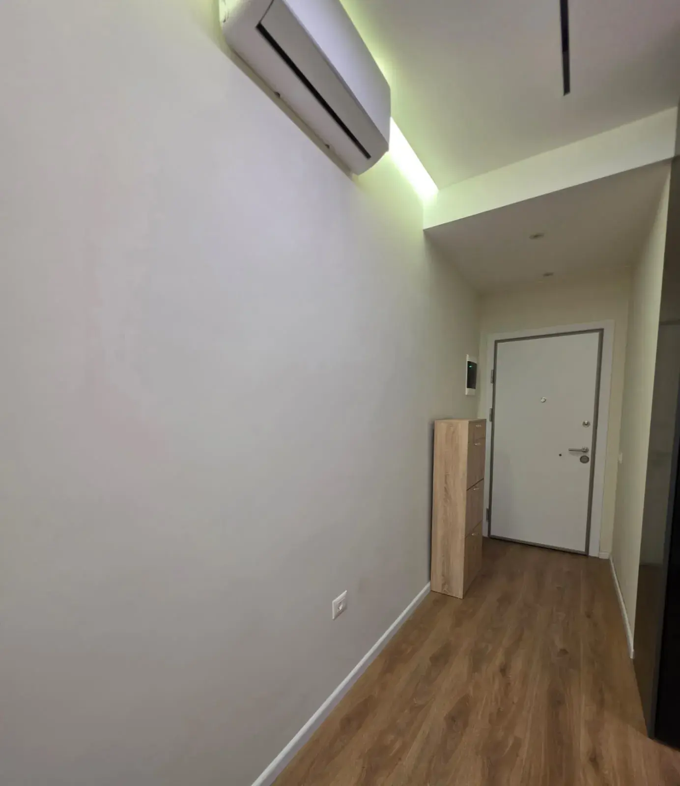Dhoma e gjumit, apartament 2+1 në shitje në Ali Demi, Tiranë