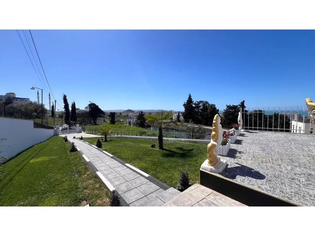 Extérieur, villa 4+1 à vendre à Golem
