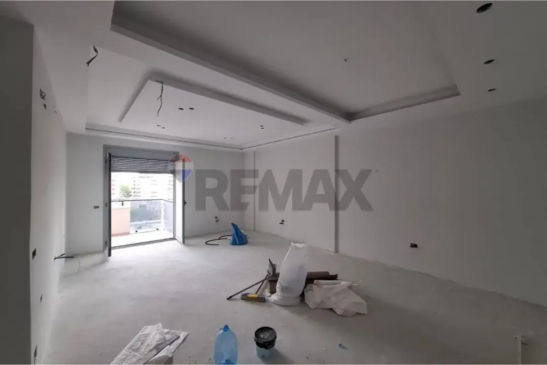 Dhoma e ndenjes, apartament 1+1 në shitje në Vlorë, 84 m²