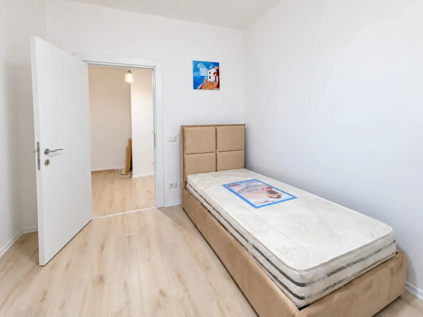 Camera da letto, appartamento 2+1 in affitto a Tirana