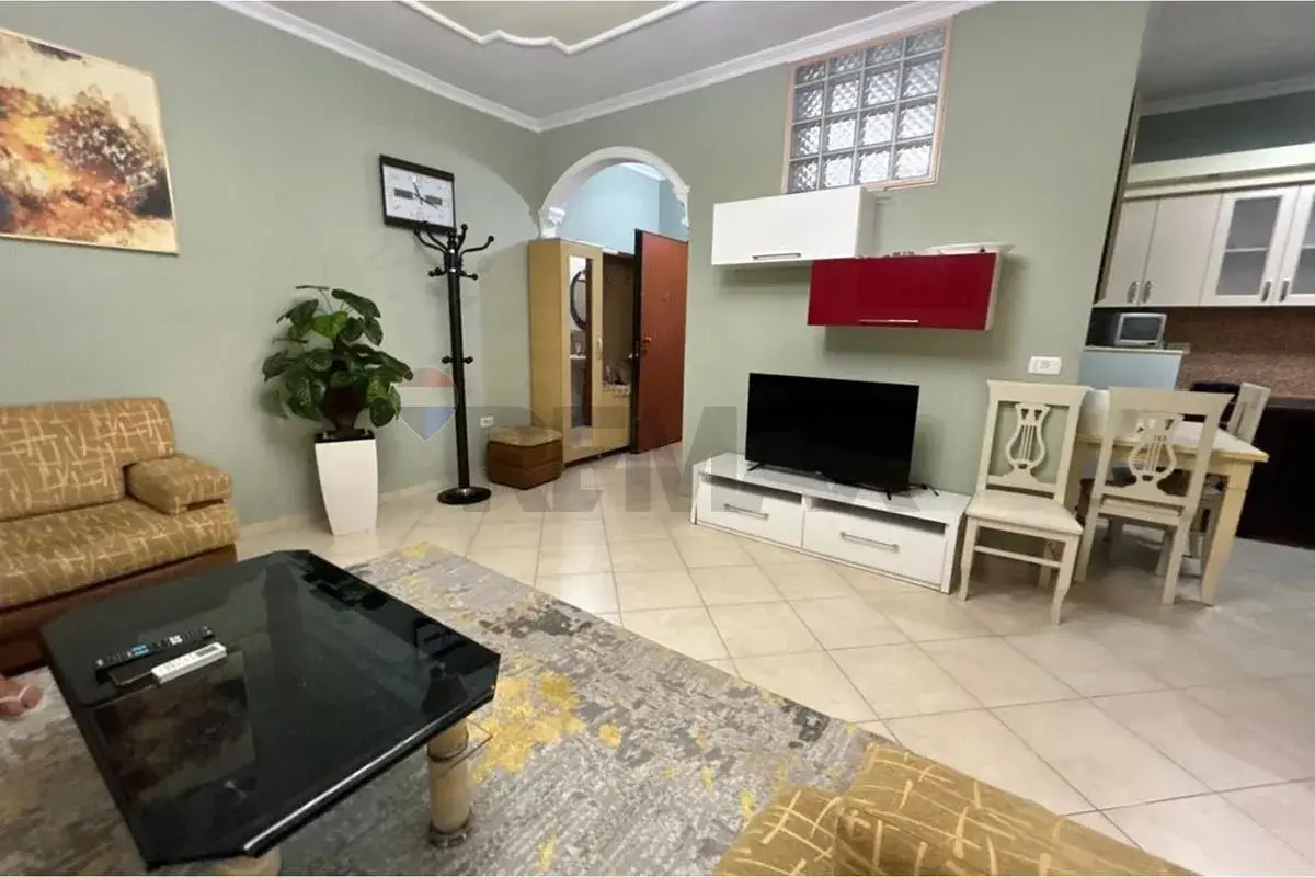 Ndërtesa, apartament 1+1 me qira në Skelë, Vlorë