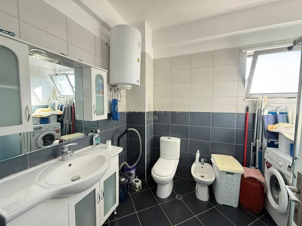 Dhoma e gjumit, apartament 2+1 në shitje në Shkëmbi i Kavajës, Durrës