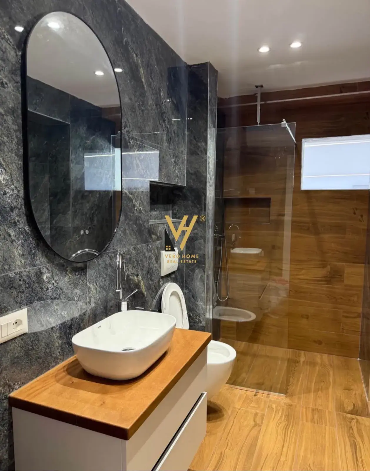 Ballkoni, apartament 3+1 me qira në Tiranë