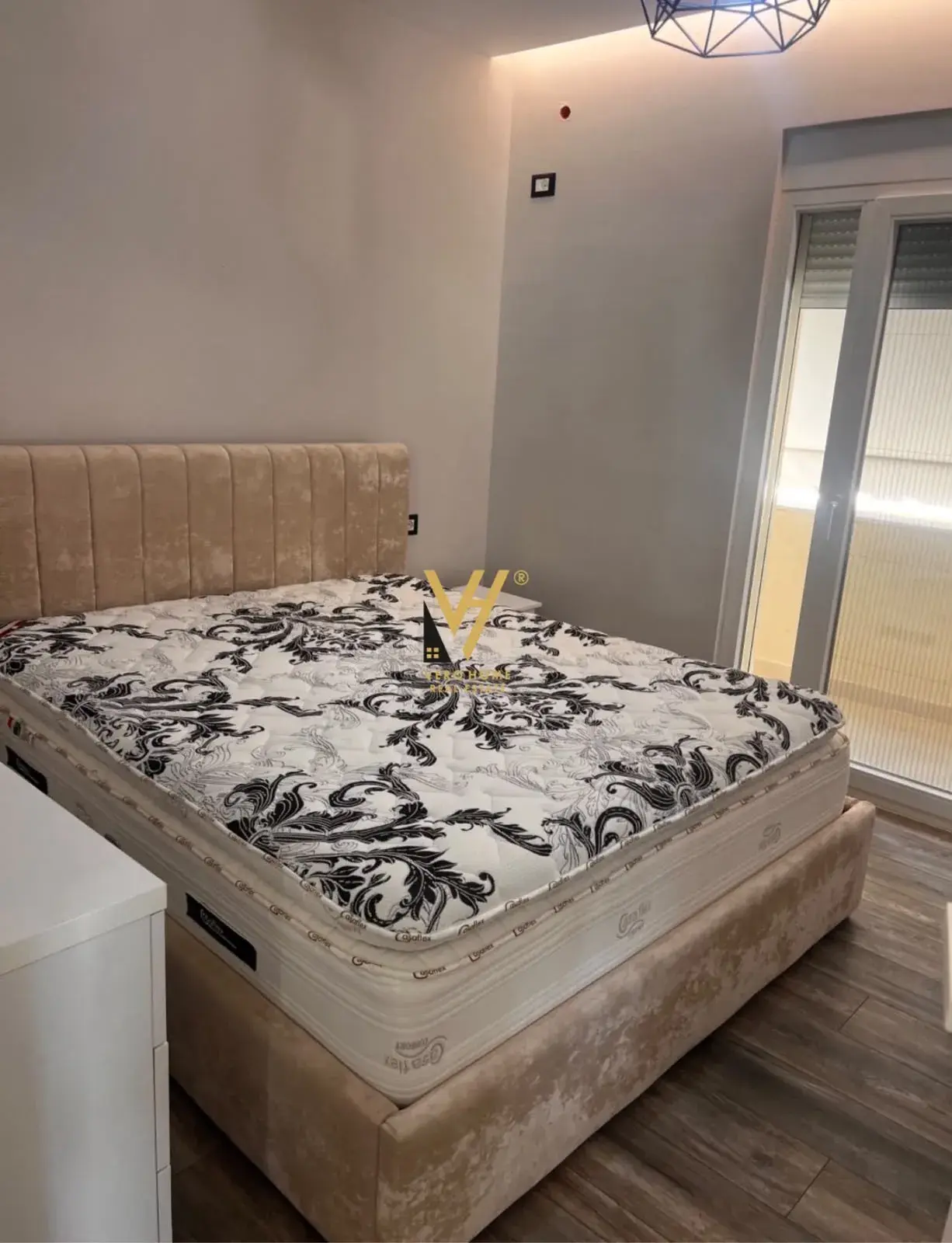 Chambre, appartement 2+1 à louer à Porcelan, Tirana
