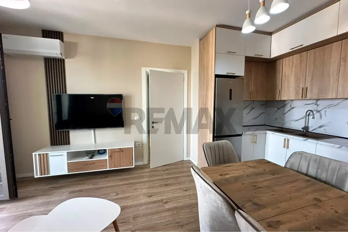 Aussicht, Wohnung 2+1+2 zu vermieten in Laprakë, Tirana