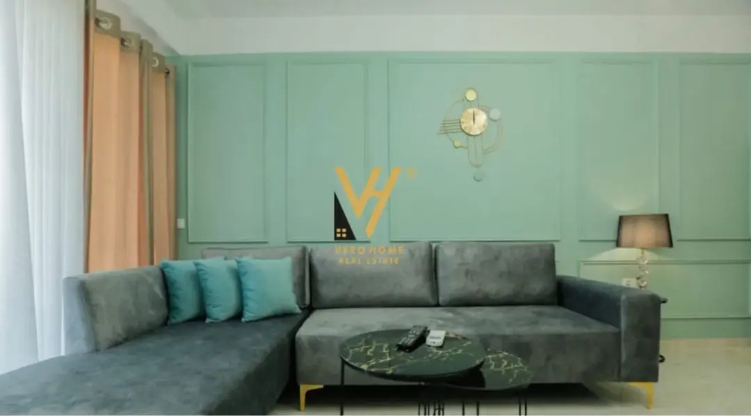 Soggiorno, appartamento 2+1 in affitto a Komuna e Parisit, Tirana, 70 m²