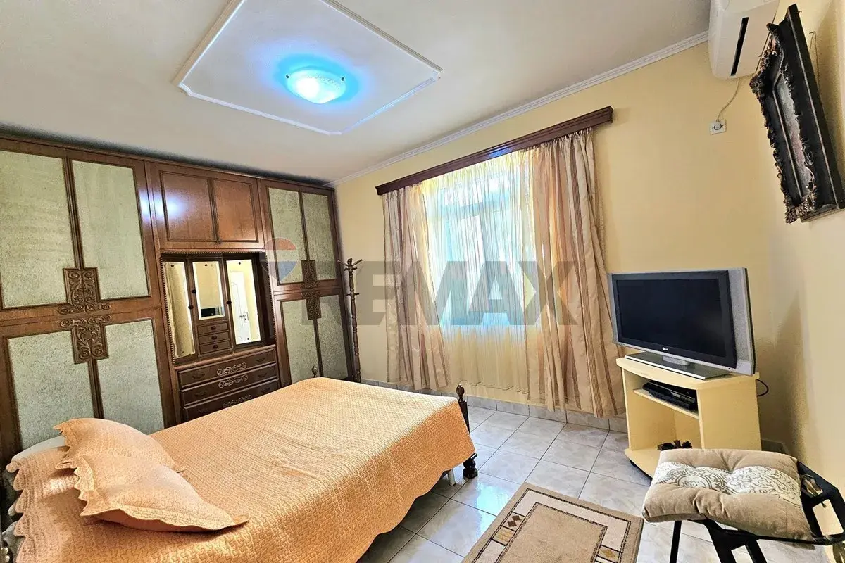 Camera da letto, appartamento 2+1 in affitto a Rruga e Elbasanit, Tirana