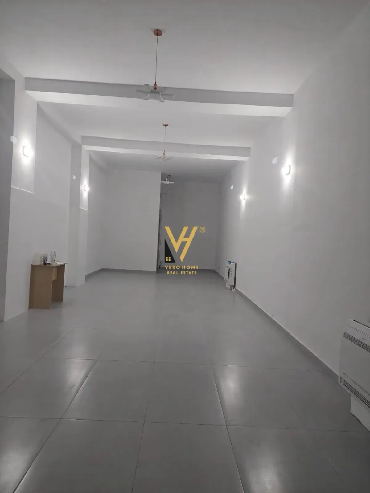 Esterno, negozio 70 m² in affitto a Kodra e Diellit, Tirana