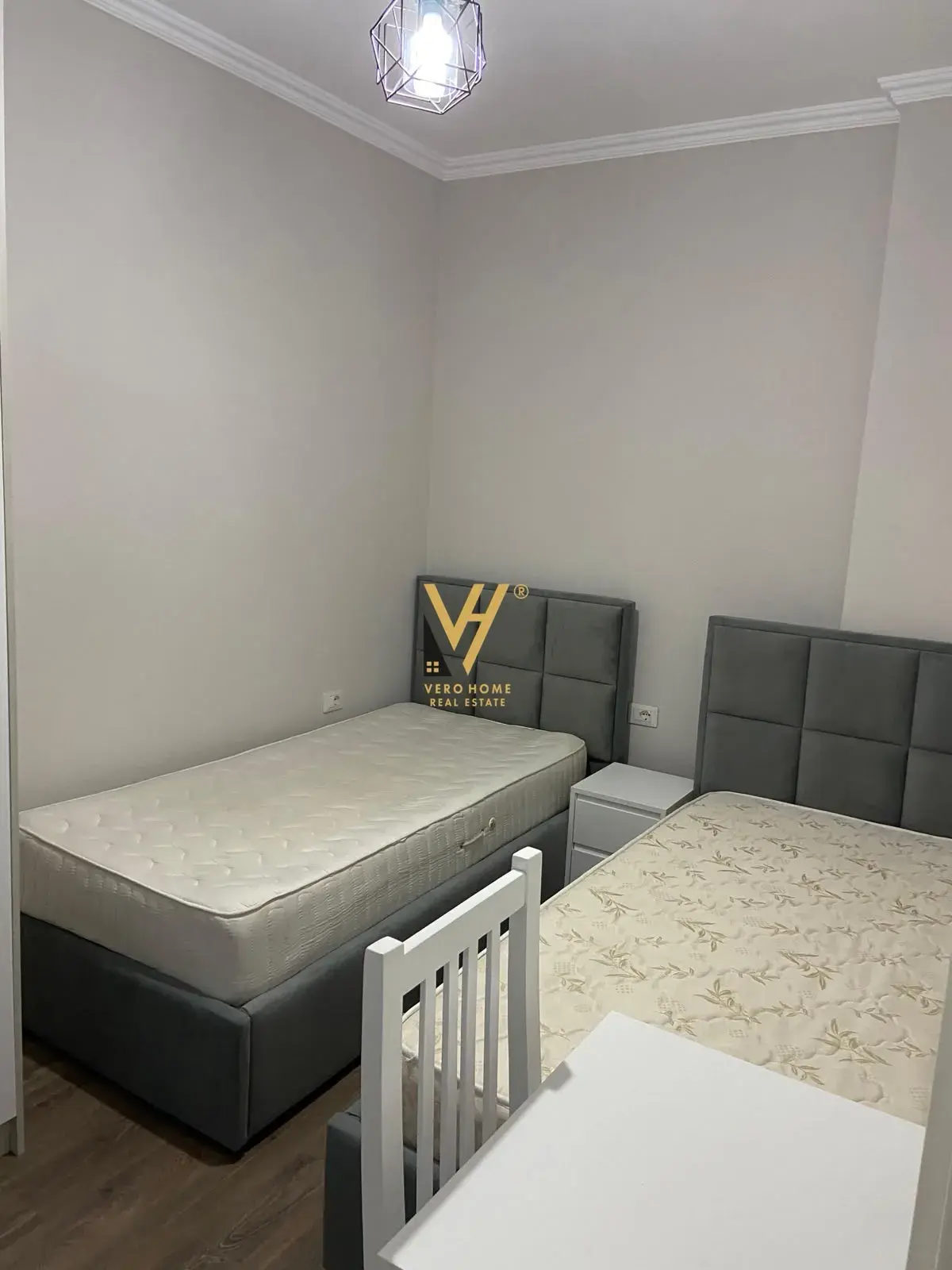Ndërtesa, apartament 2+1 me qira në Sauk, Tiranë
