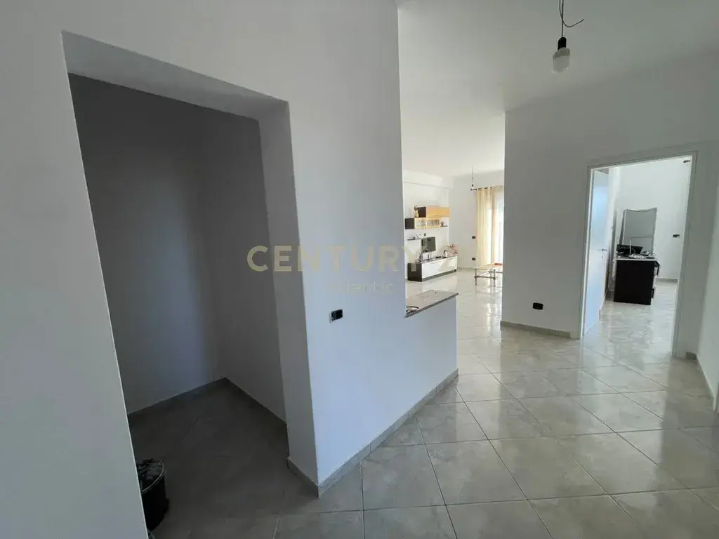 Ballkoni, apartament 2+1 në shitje në Durrës