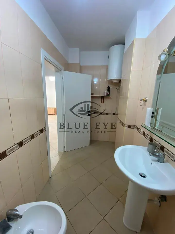 Ndërtesa, apartament 1+1 në shitje në Plazh, Durrës