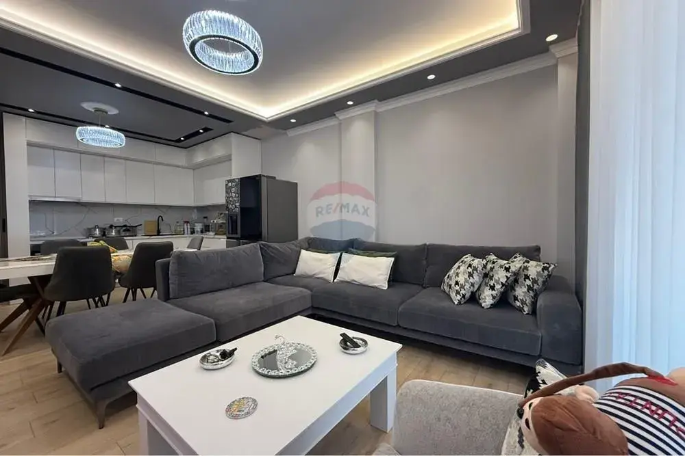 Salon, appartement 3+1+2 à vendre à Kopshti Botanik, Tirana