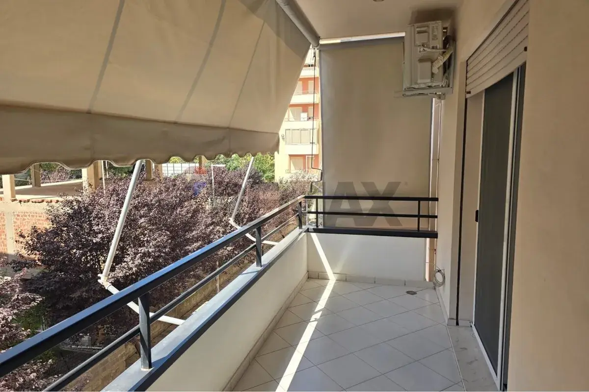Ballkoni, apartament 2+1 me qira në Vlorë