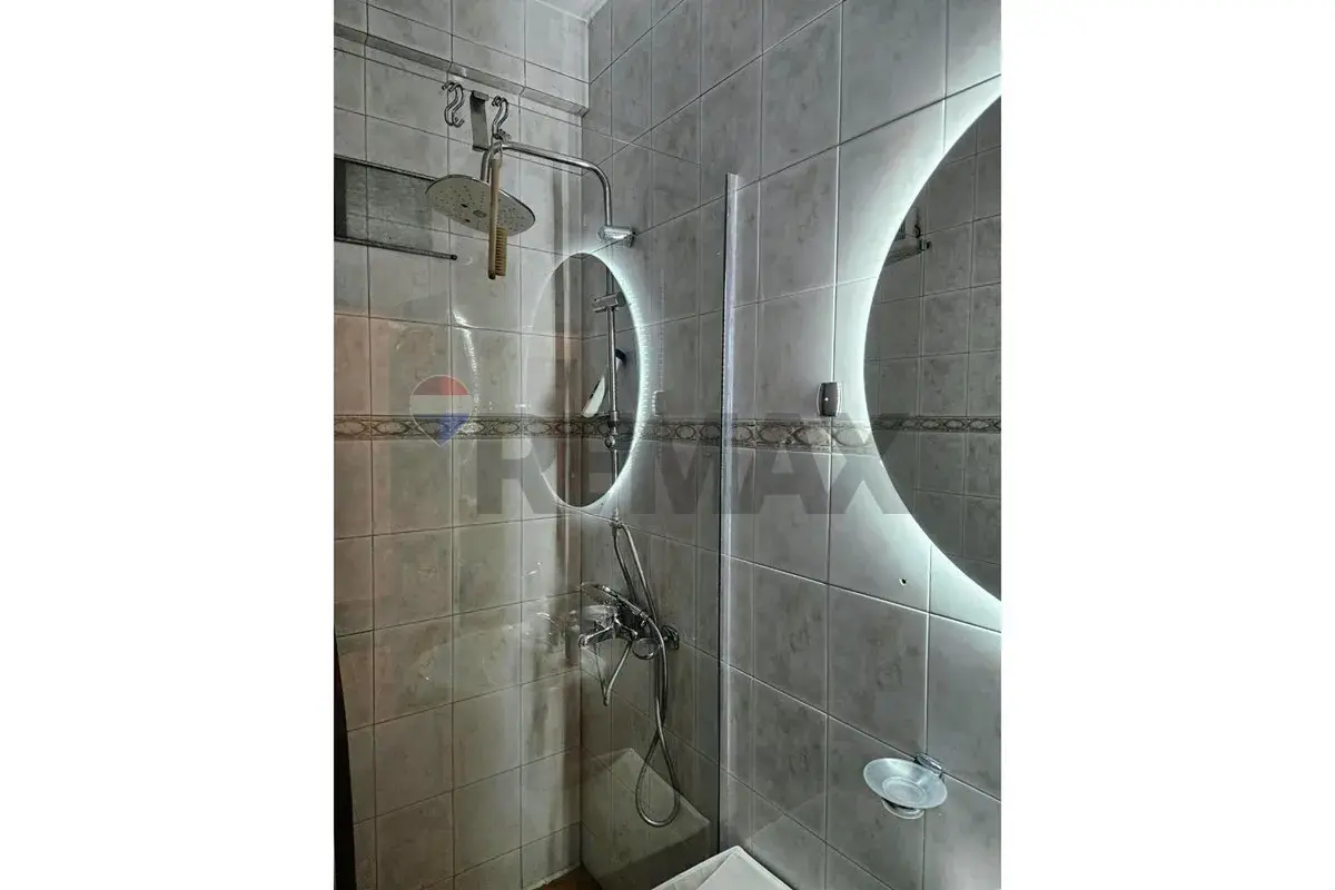 Badezimmer, Wohnung 2+1 zu vermieten in Rruga e Kavajës, Tirana