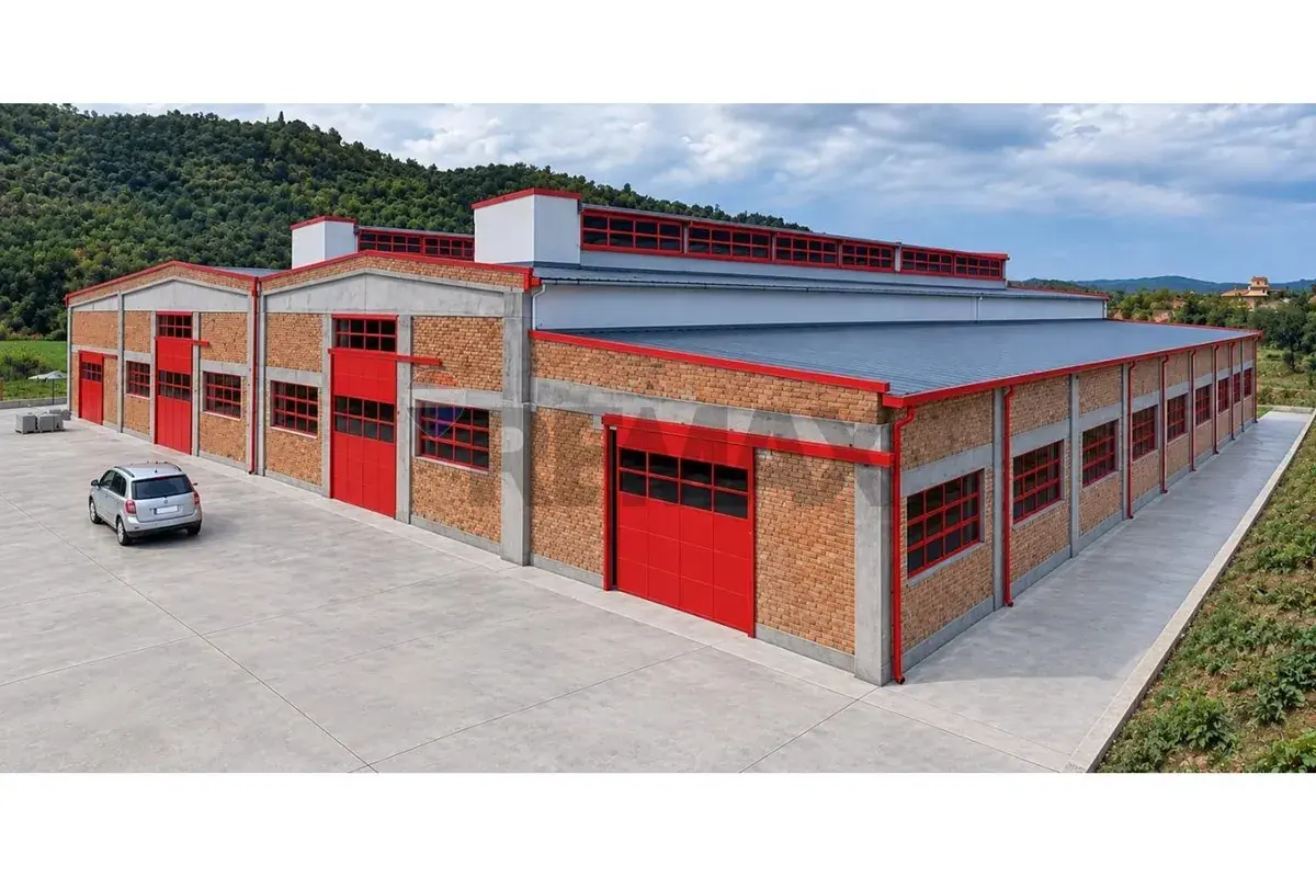 Interior, 6,000 m² warehouse for rent in Vlora
