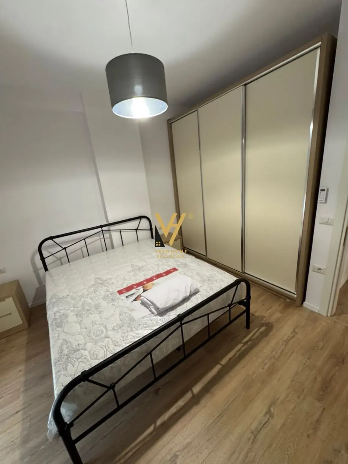 Chambre, appartement 2+1 à louer à 21 Dhjetori, Tirana