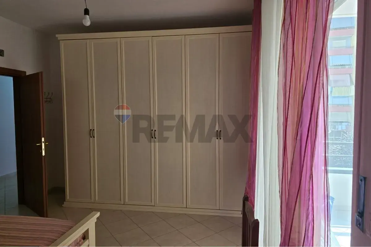 Brendësia, apartament 2+1 me qira në Vlorë
