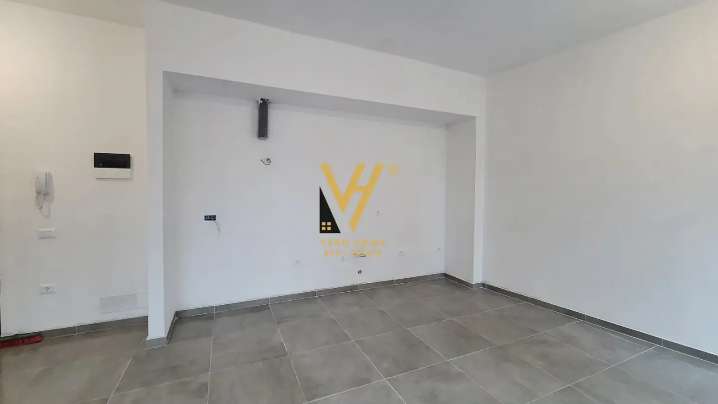 Interior, 66 m² office for rent in Myslym Shyri, Tirana