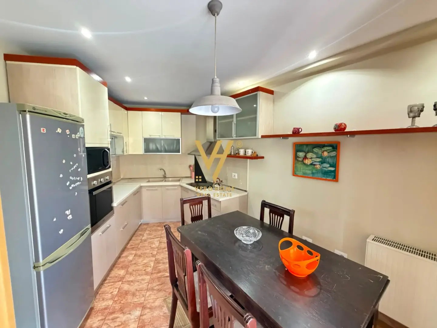 Dhoma e gjumit, apartament 2+1+2 me qira në Tiranë