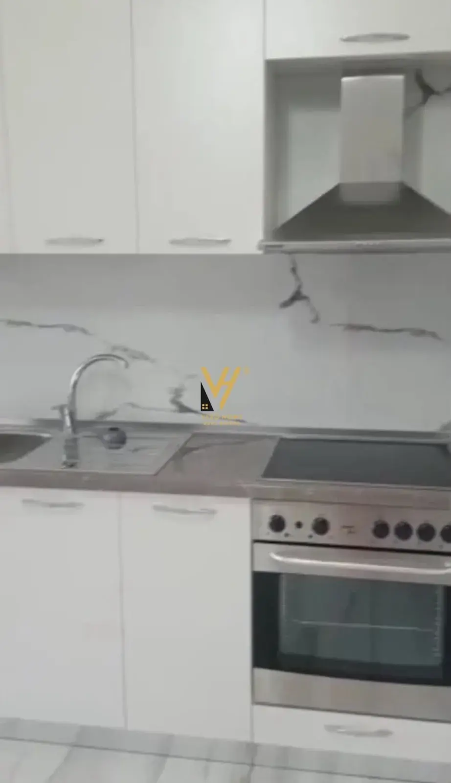 Εσωτερικό, γραφείο 60 m² προς ενοικίαση στην περιοχή Ali Demi, Τίρανα
