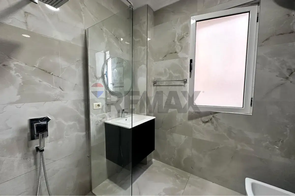 Banjo, apartament 2+1 me qira në Kodra e Diellit, Tiranë