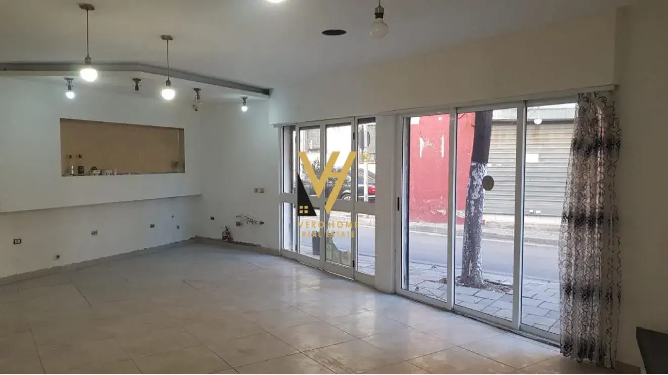 Εξωτερικό, κατάστημα 69 m² προς ενοικίαση στα Τίρανα