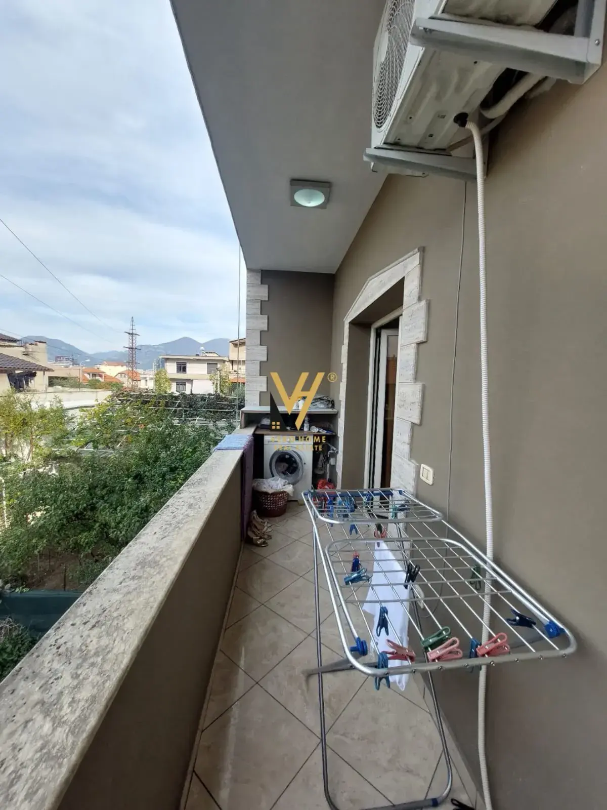 Μπαλκόνι, διαμέρισμα 1+1 προς ενοικίαση στην περιοχή Selitë, Τίρανα